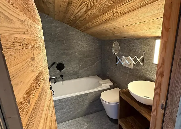 Cathedral - 1 Bedroom Close To The Lifts *